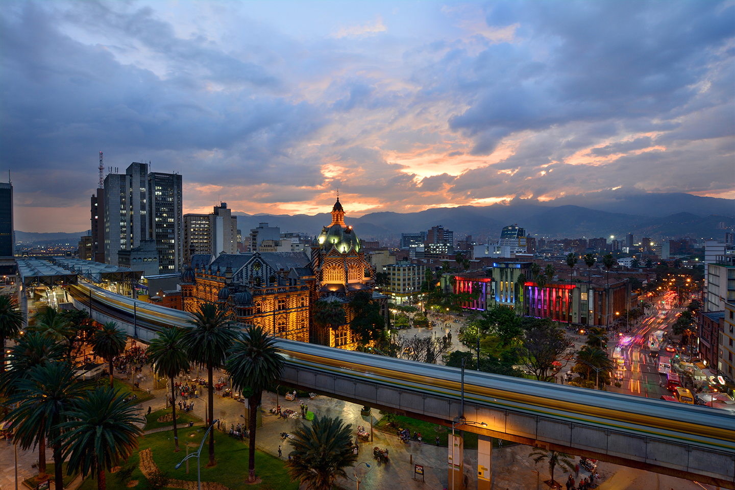 Колумбия. Медельин йокоста. Геде Колумбия. Колумбия самые красивые города.