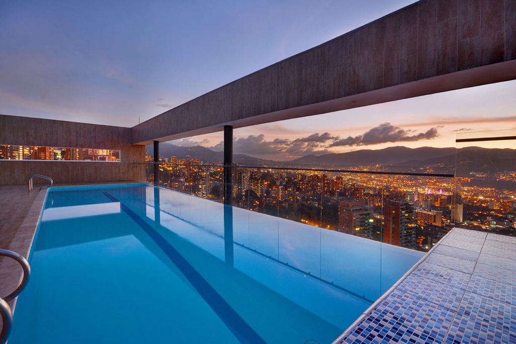 Edificio Energy Living Medellin Rooftop Pool